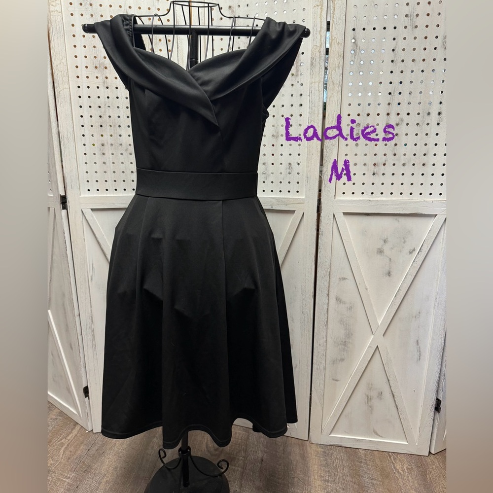 NWT semi formal black dress size M